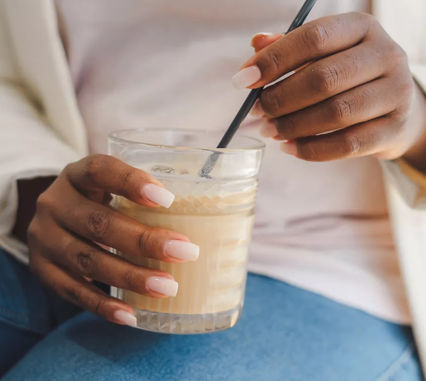 li-woman-holding-shake